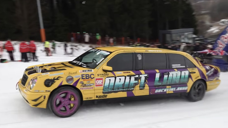 Drift Limo com escapamento no capô