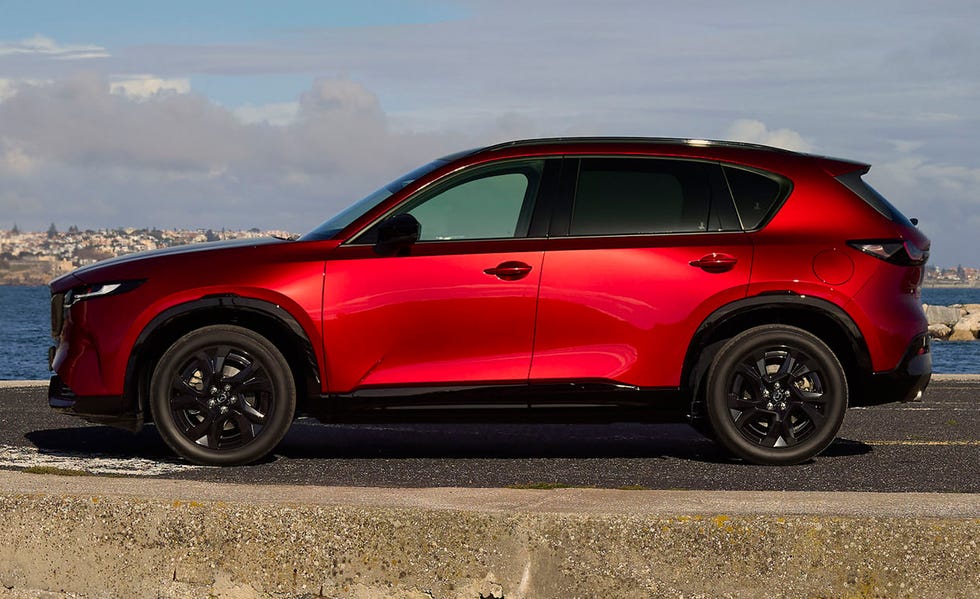 Lateral do Mazda CX-5 2026 com novo design de rodas