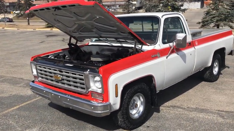 Chevrolet C10 e GMC Sierra Grande Olympic Editions de 1976 para Montreal