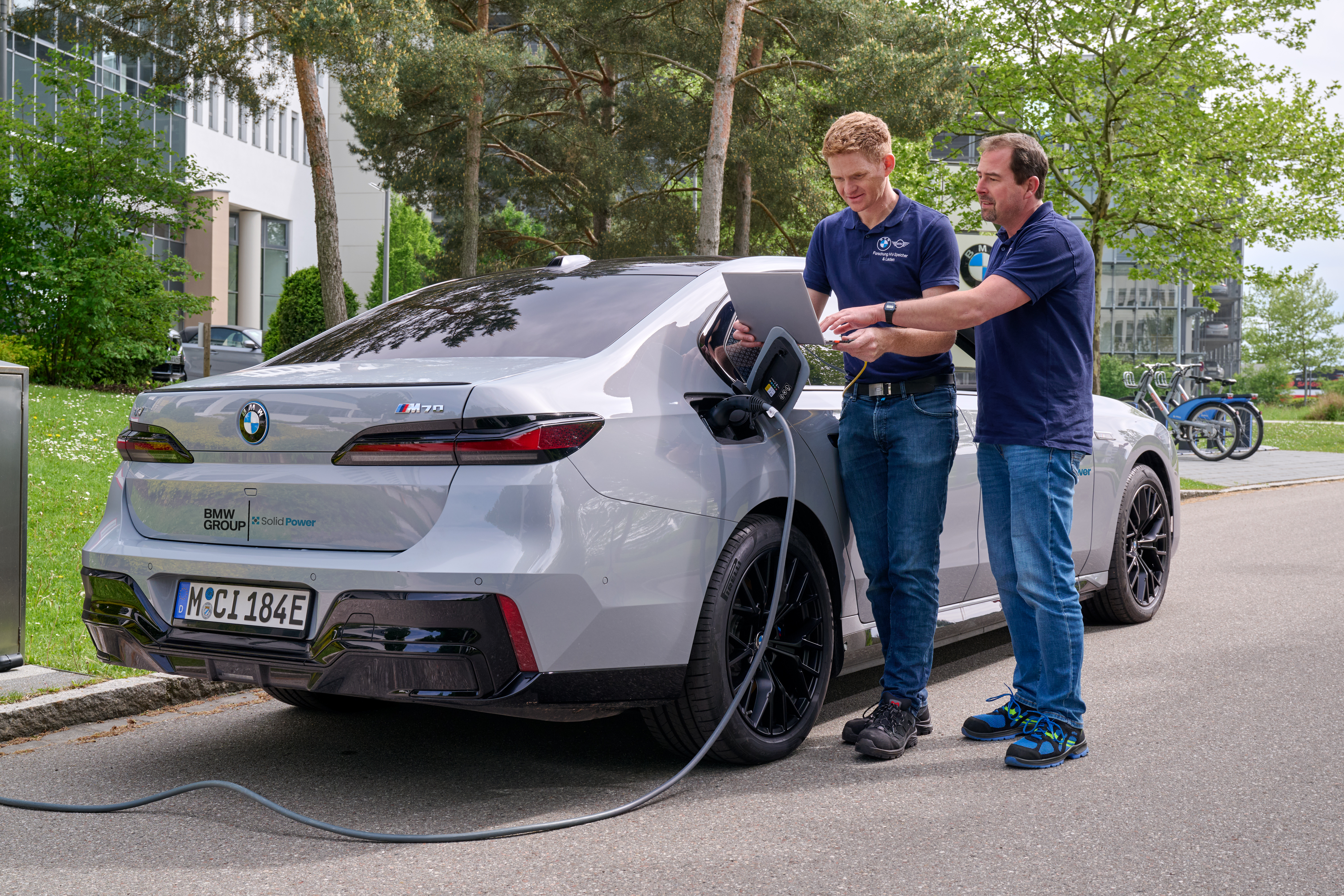 BMW i7 estreia com foco ampliado em sustentabilidade e novas tecnologias de bateria