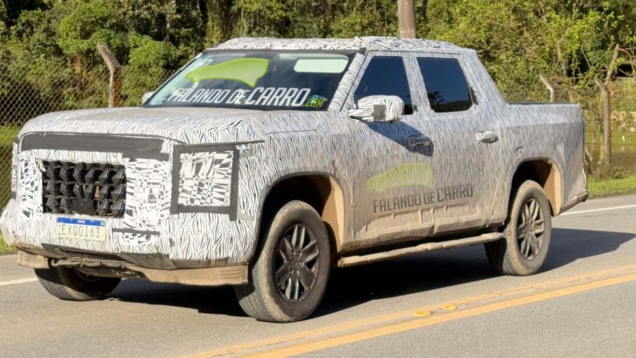 Protótipo da Volkswagen Amarok 2027 camuflado em testes