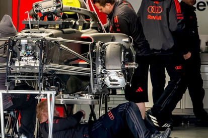 Carro de Gabriel Bortoleto da Audi no grid