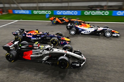 Lando Norris e Max Verstappen em disputa na Fórmula 1