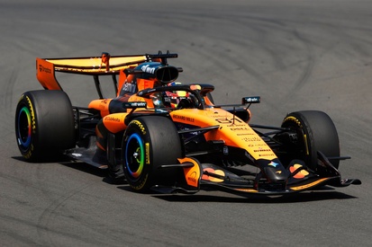 Oscar Piastri, piloto da McLaren, em ação durante uma corrida de F1