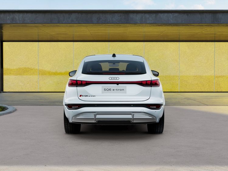 Audi Q6 e-tron 2026 vem ao Brasil mais potente e tecnológico