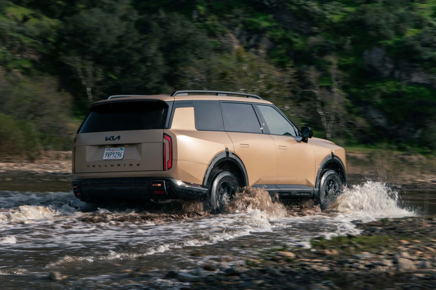 Rodas e pneus todo-terreno do Kia Telluride X-Pro em detalhe