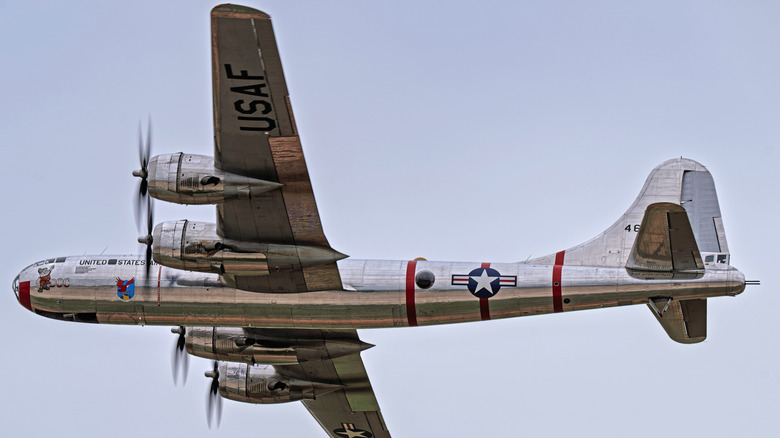 Bombardeiro B-29 Superfortress em voo