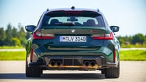 Visão frontal do BMW M3 CS Touring 2025 em pista