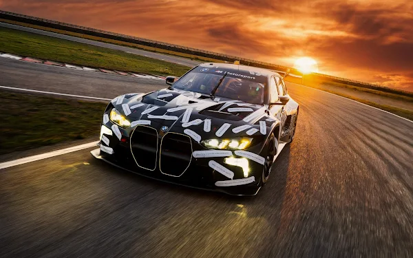 BMW M3 Touring 24H com detalhes da aerodinâmica