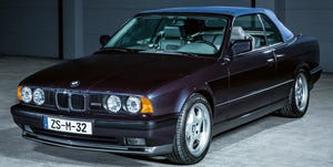 BMW M5 (E34) em excelente estado, vista lateral
