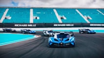 Bugatti Bolide 2026 em Miami na pista com piloto