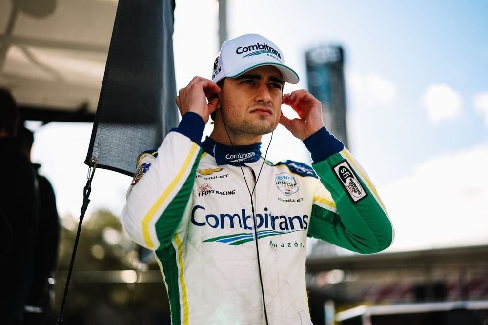 Caio Collet no carro da Indy no Phoenix Raceway