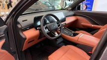 Lateral do SUV Caoa Changan Uni-T, mostrando suas linhas de design