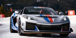 Detalhe da roda dianteira do Chevrolet Corvette E-Ray