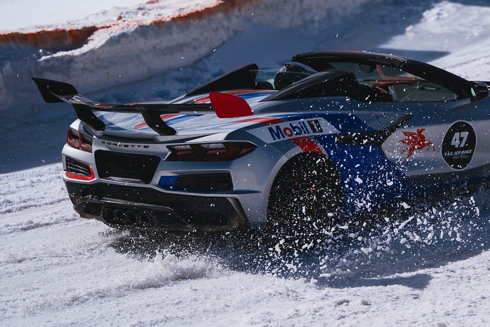 Corvette ZR1 e ZR1X em testes de inverno