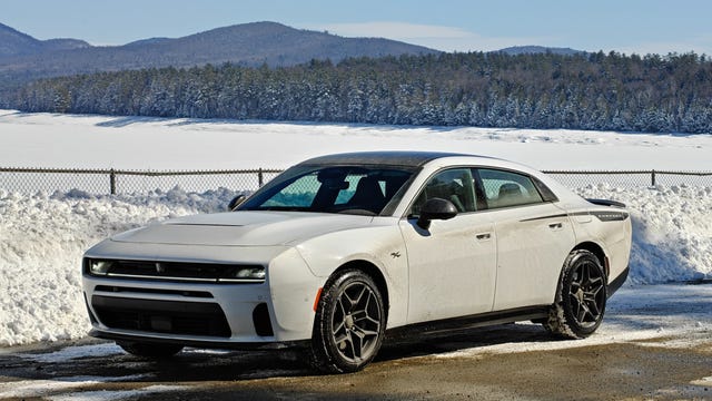 Dodge Charger R/T 4-Door 2026 em movimento