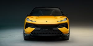 Lotus Eletre SUV amarelo frontal em estúdio