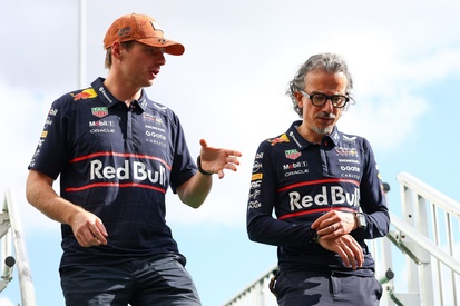 Max Verstappen em um carro da Red Bull Racing