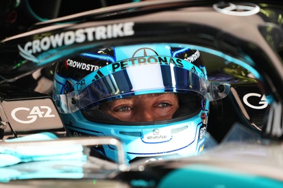 George Russell pilotando um carro da Mercedes na Fórmula 1