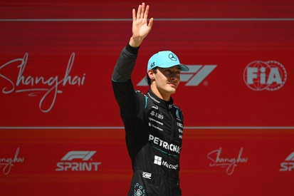 George Russell pilotando um carro da Mercedes F1