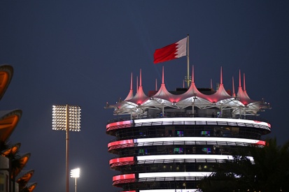 Bandeira do Bahrein em um circuito de F1
