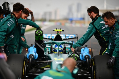 Fernando Alonso em seu carro Aston Martin AMR23