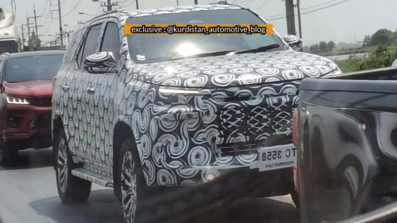 Toyota SW4 2028 protótipo camuflado em testes na Tailândia