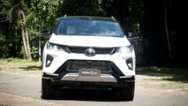 Exterior da Toyota SW4 Diamond 2024, vista lateral