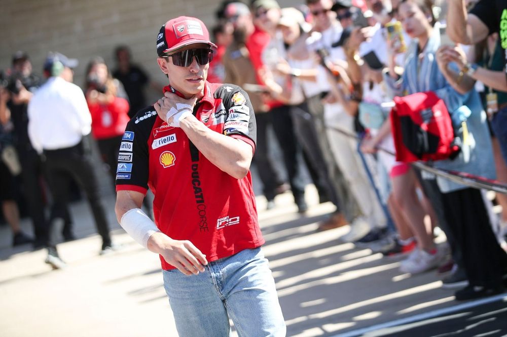 Marc Márquez em sua Ducati, visão lateral na pista de Austin
