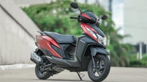 Honda Elite 125 2027 na cor Cinza Metálico em destaque