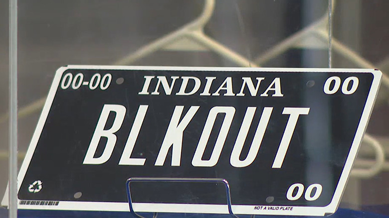 Close-up de placa blackout