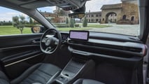 Interior do Jeep Avenger e-Hybrid