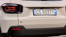 Jeep Avenger e-Hybrid em movimento