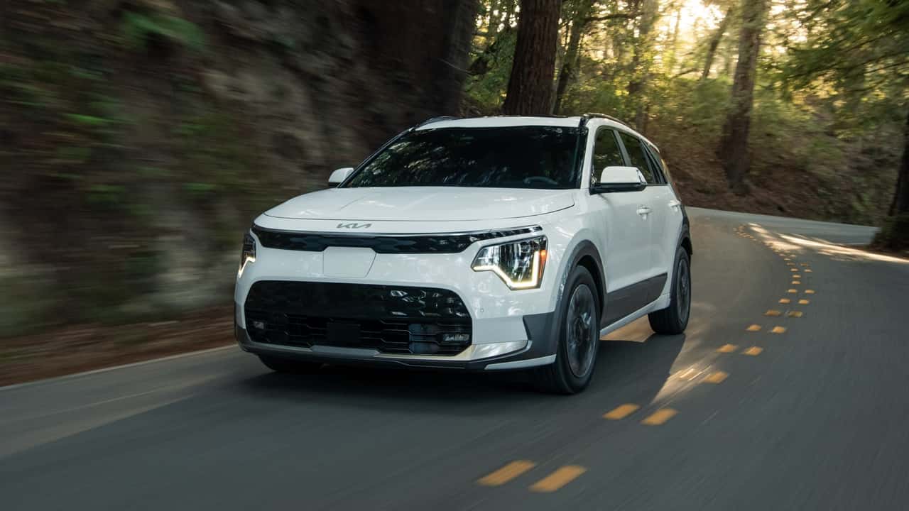 Kia Niro EV 2024 em destaque, mostrando o design exterior