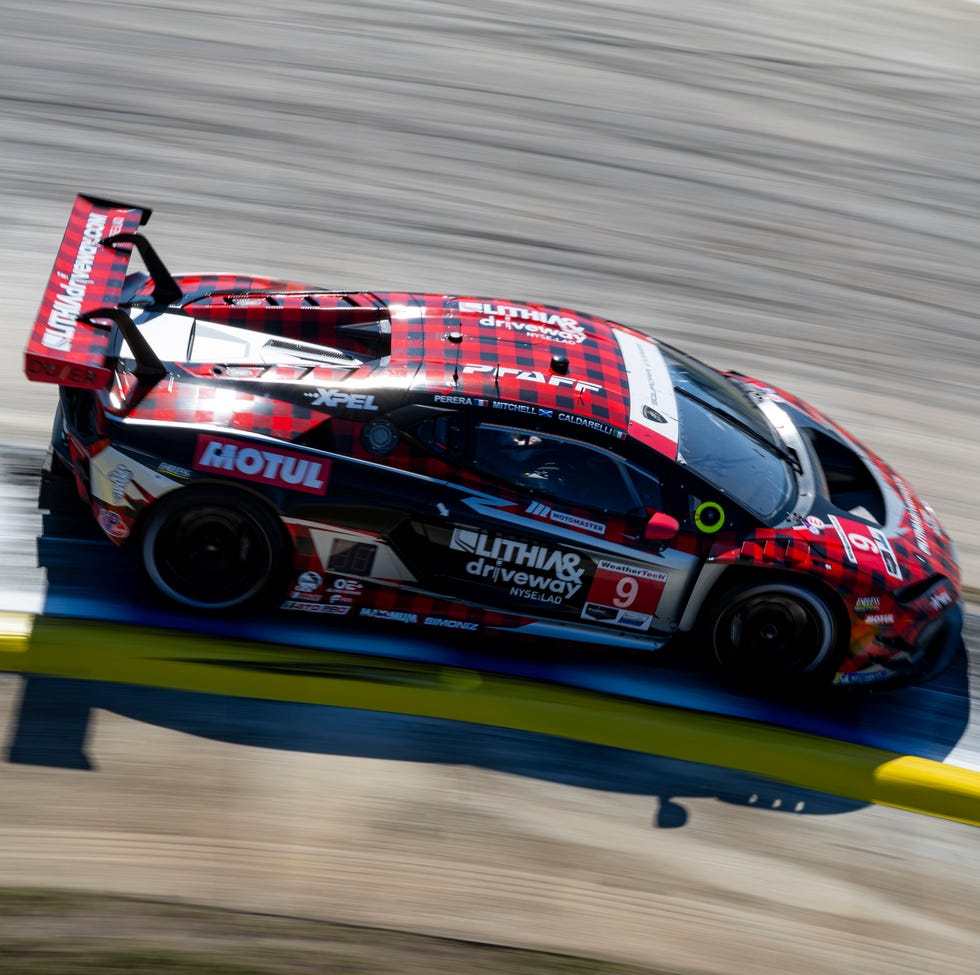 Detalhe do banco do piloto com sistema de ventilação no Lamborghini Temerario GT3