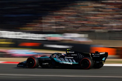 Andrea Kimi Antonelli em seu carro de Fórmula 1 da Mercedes
