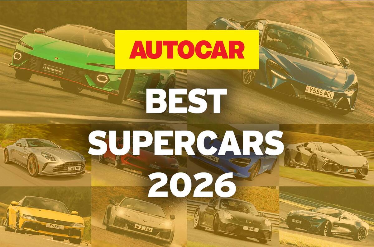 Três superesportivos de alta performance em uma estrada sinuosa, mostrando o McLaren Artura, Porsche 911 GT3 e Lamborghini Revuelto.