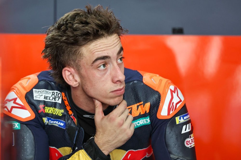 Pedro Acosta em ação com a KTM RC16 durante os testes de pré-temporada.