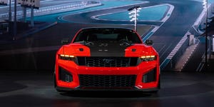 Visão frontal do Ford Mustang Dark Horse SC 2026