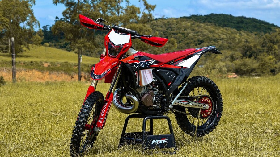 MXF 300 TSX-R em ação na trilha