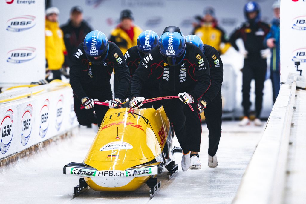 Detalhe do equipamento de proteção Pando Moto para bobsleigh