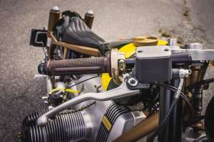 Detalhe do motor boxer de 800cc da BMW R80G/S e dos carburadores Dellorto