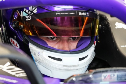 Pascal Wehrlein pilotando um Porsche na Fórmula E