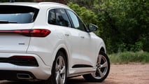 Interior do Audi Q5 2025 com detalhes do painel