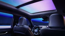 Detalhe do interior do Renault Koleos 2027 com tela multimídia