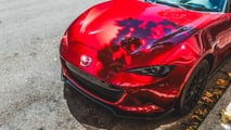 Detalhe do interior do Mazda Miata ND3 com painel e volante