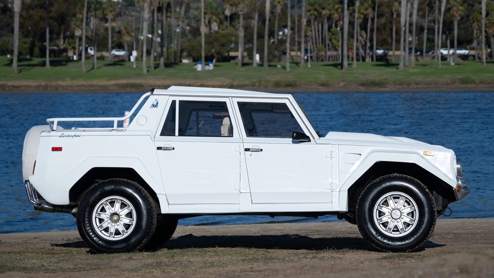 Lamborghini LM002 1990