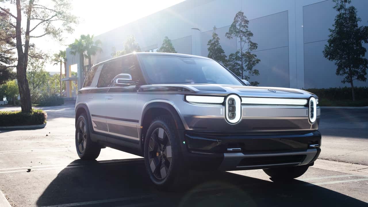 Protótipo do Rivian R2 em ambiente de teste
