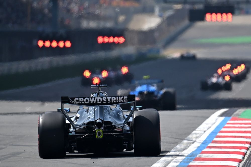 George Russell em ação com a Mercedes