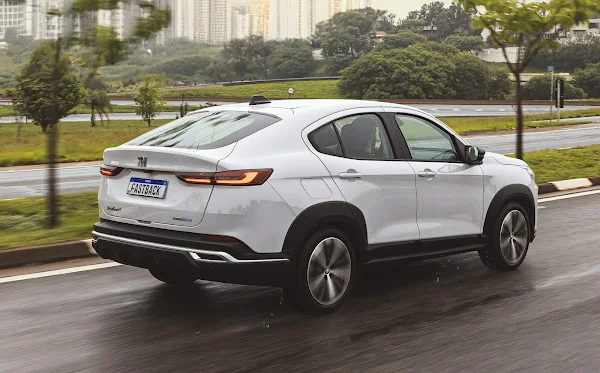 Fiat Fastback Audace Hybrid